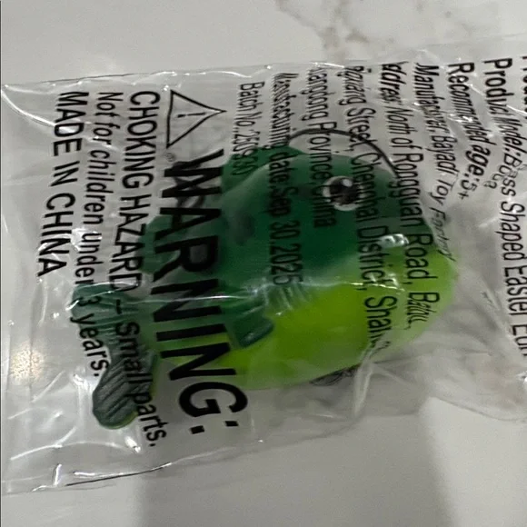 Cabela's Vibrant Green Fishing Easter egg set of two with prize inside new - Picture 3 of 3